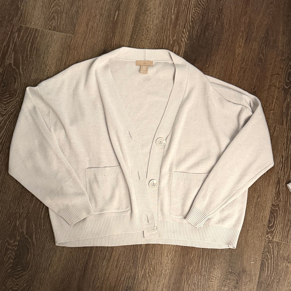 Women's Cardigan and Tank Sweater - Picture 6 of 7